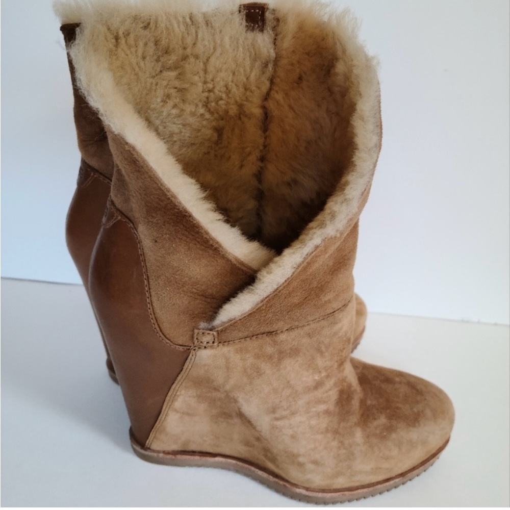 UGG Mondri Shearling Chestnut Wedge Leather Boots